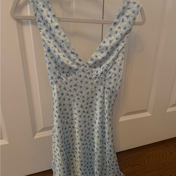 Princess Polly Dresses & Skirts - Princess Polly Blue Floral Dress